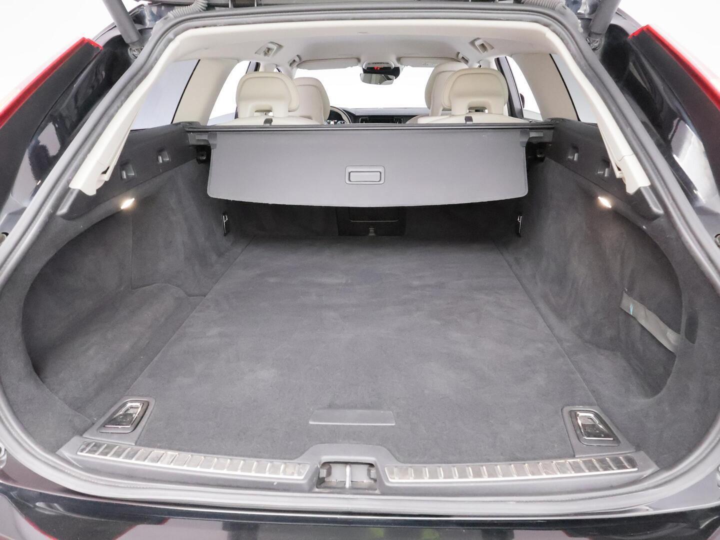 VOLVO V90 CROSS COUNTRY 2017