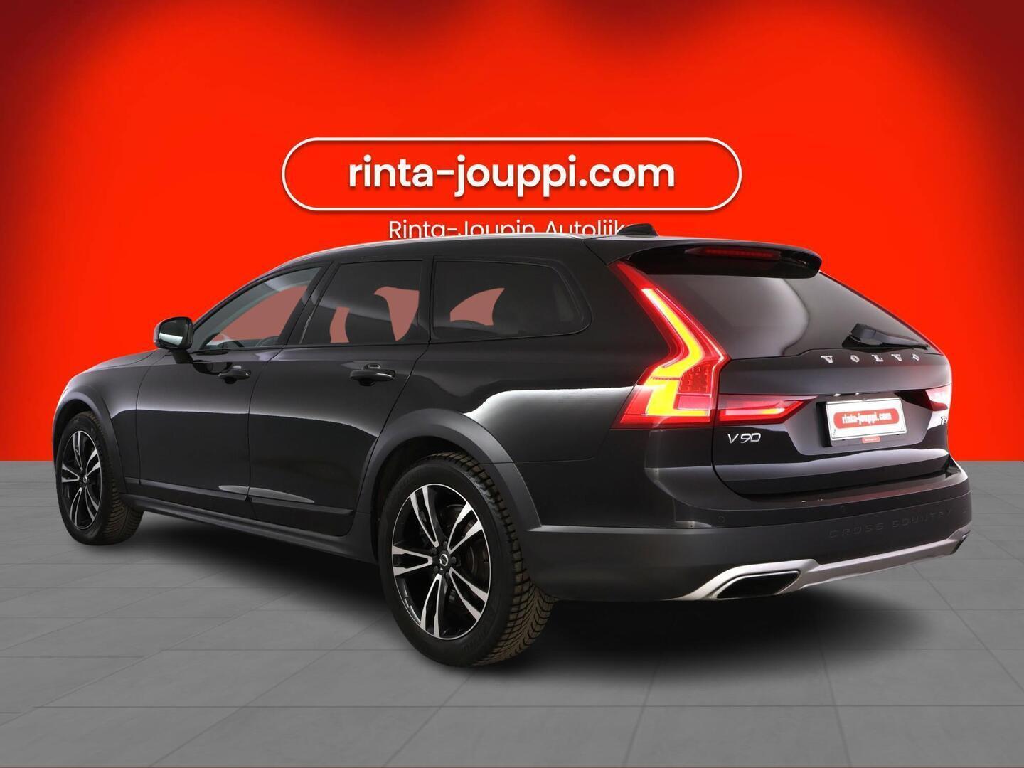 VOLVO V90 CROSS COUNTRY 2017