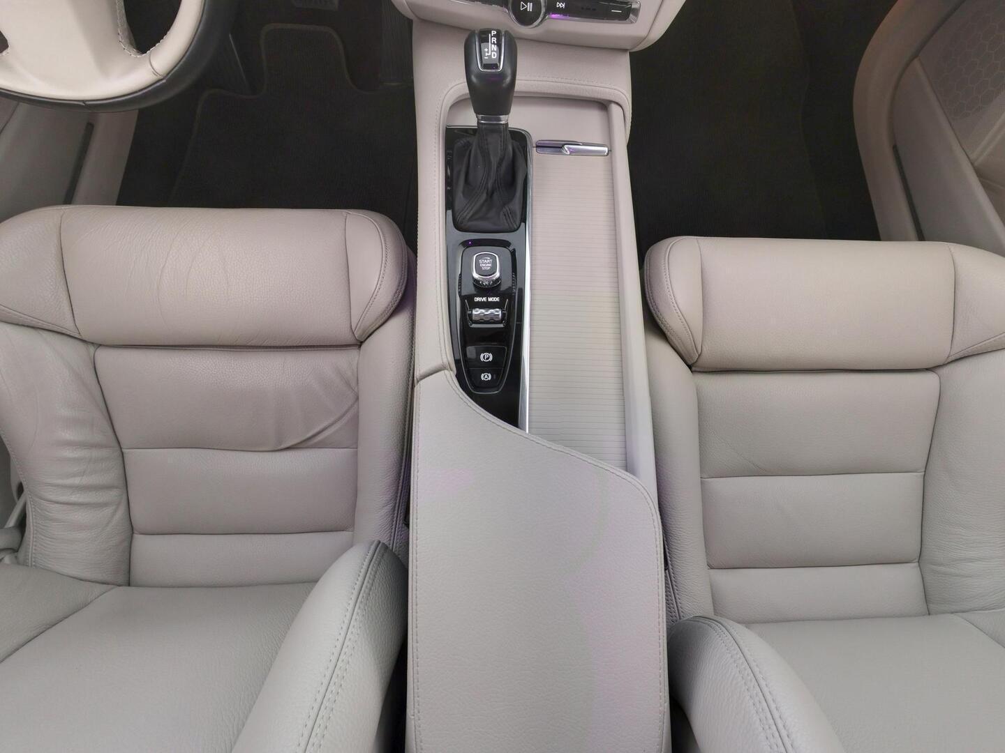VOLVO V90 CROSS COUNTRY 2017
