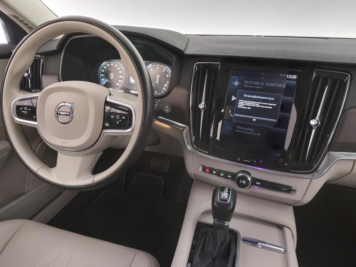 VOLVO V90 CROSS COUNTRY 2017