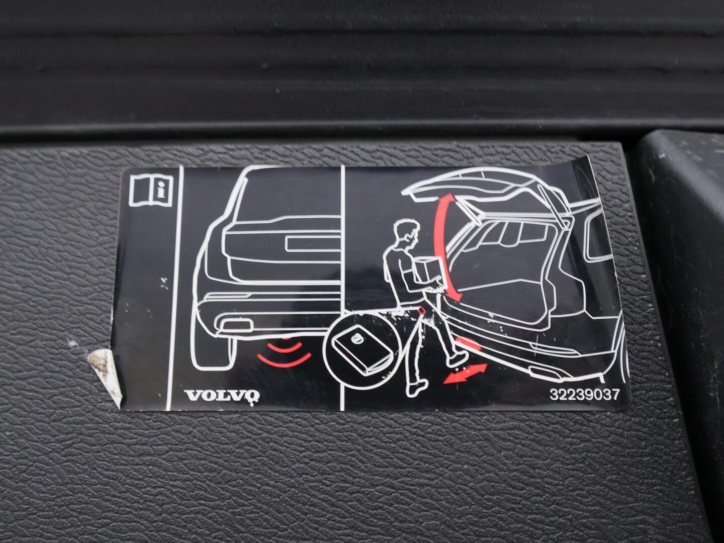 VOLVO XC60 2018