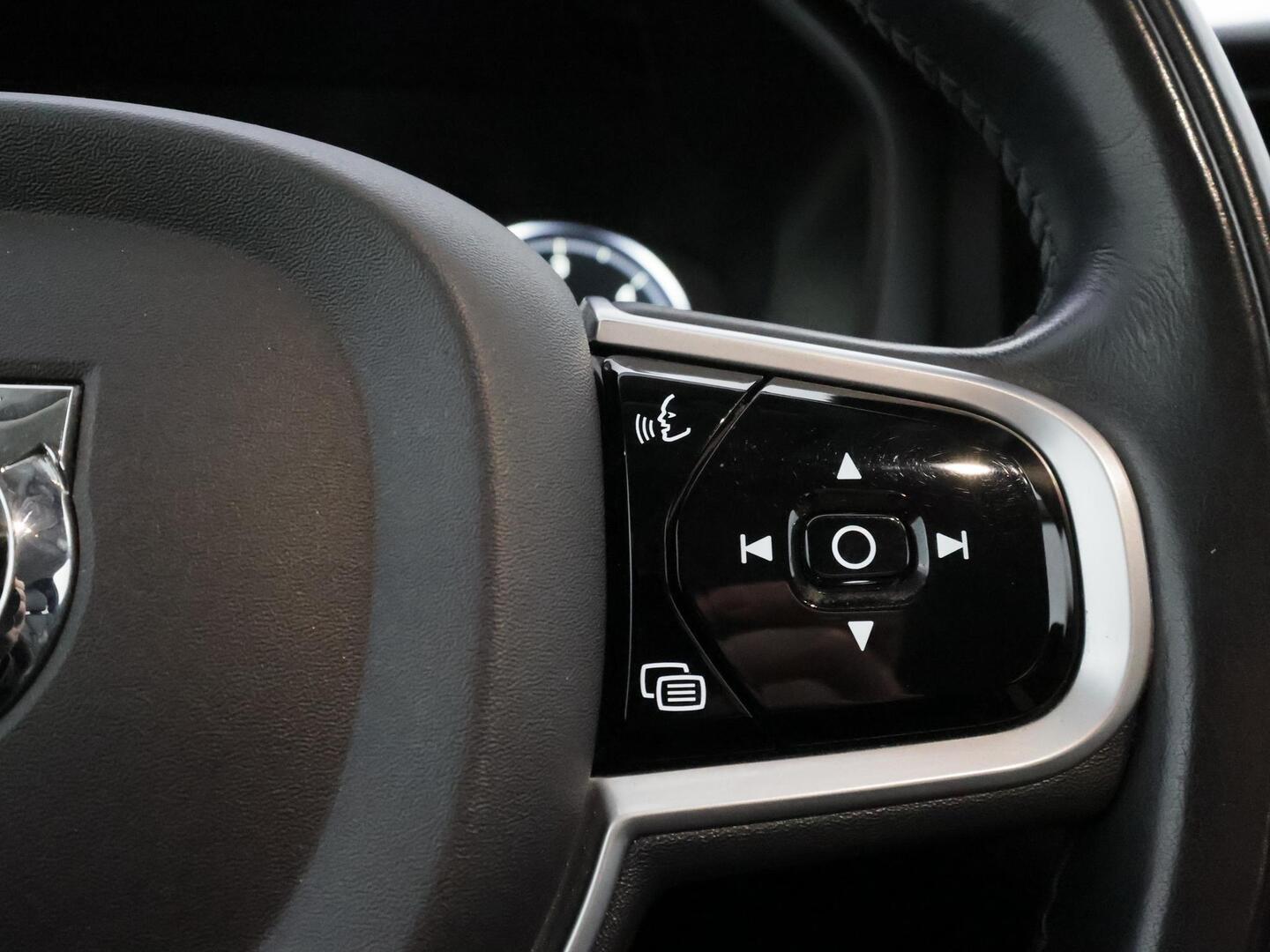 VOLVO XC60 2018