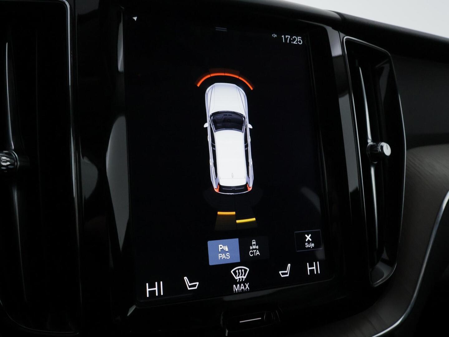 VOLVO XC60 2018