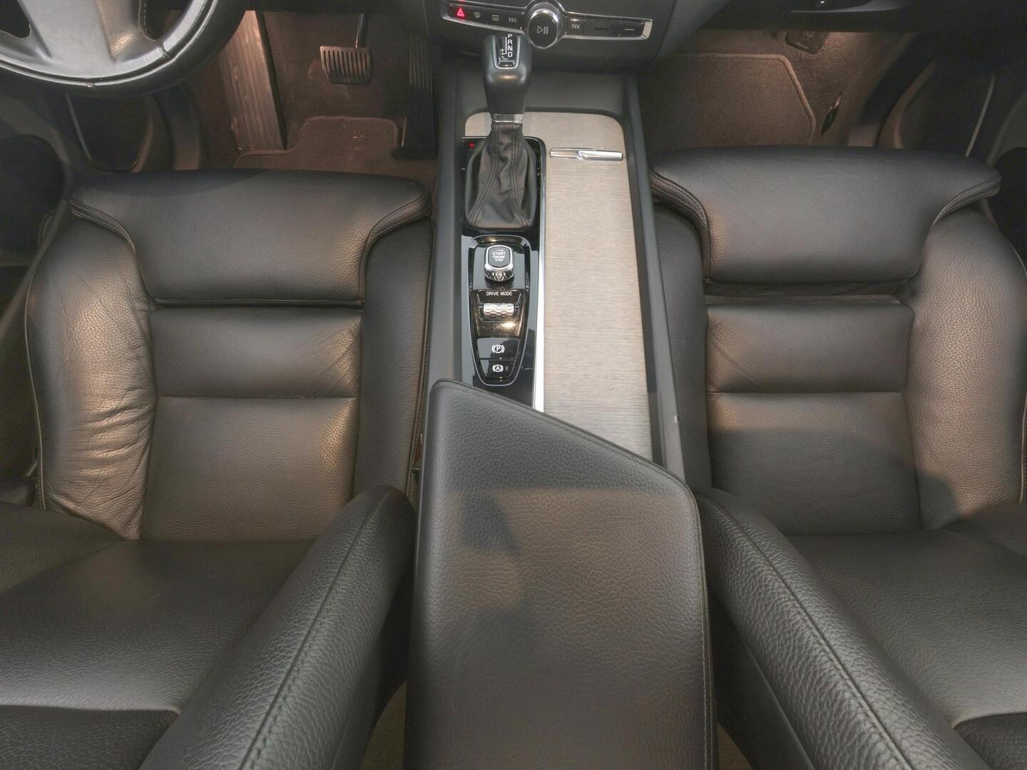 VOLVO XC60 2018
