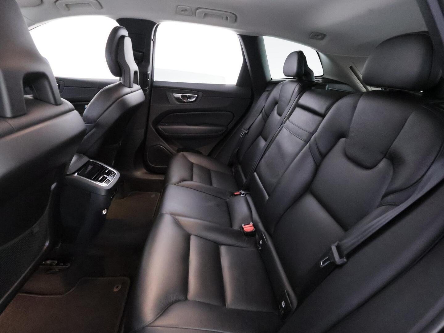 VOLVO XC60 2018