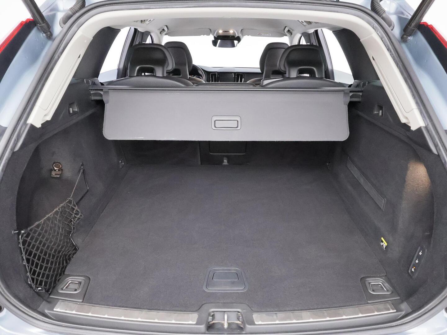 VOLVO XC60 2018