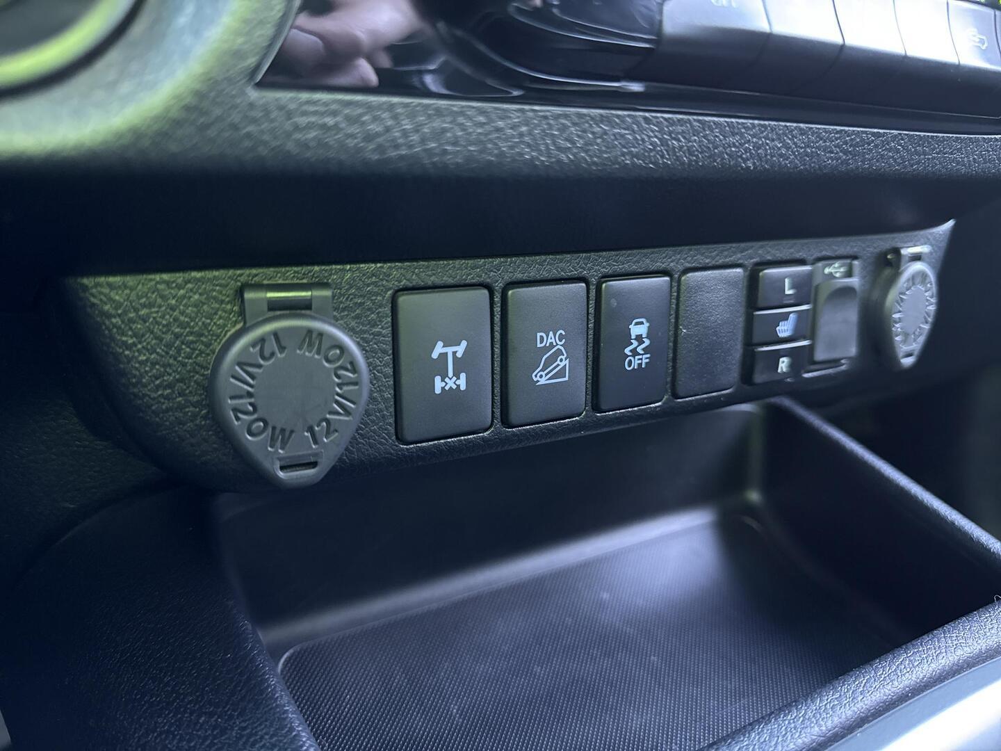 TOYOTA HILUX 2020