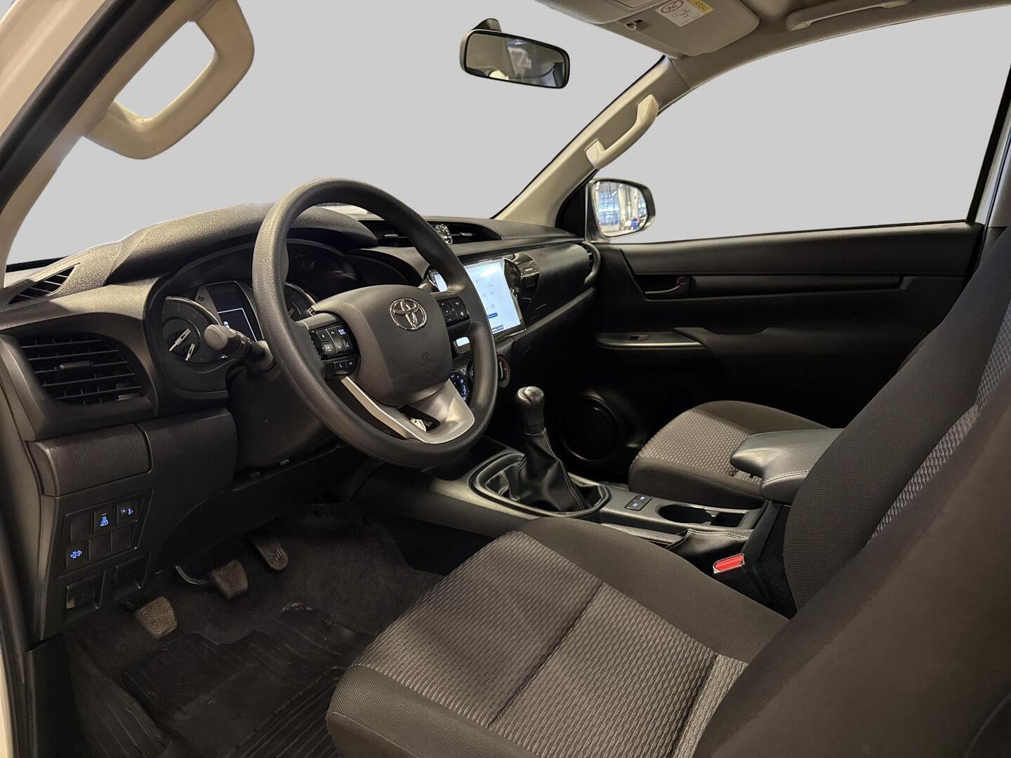 TOYOTA HILUX 2023