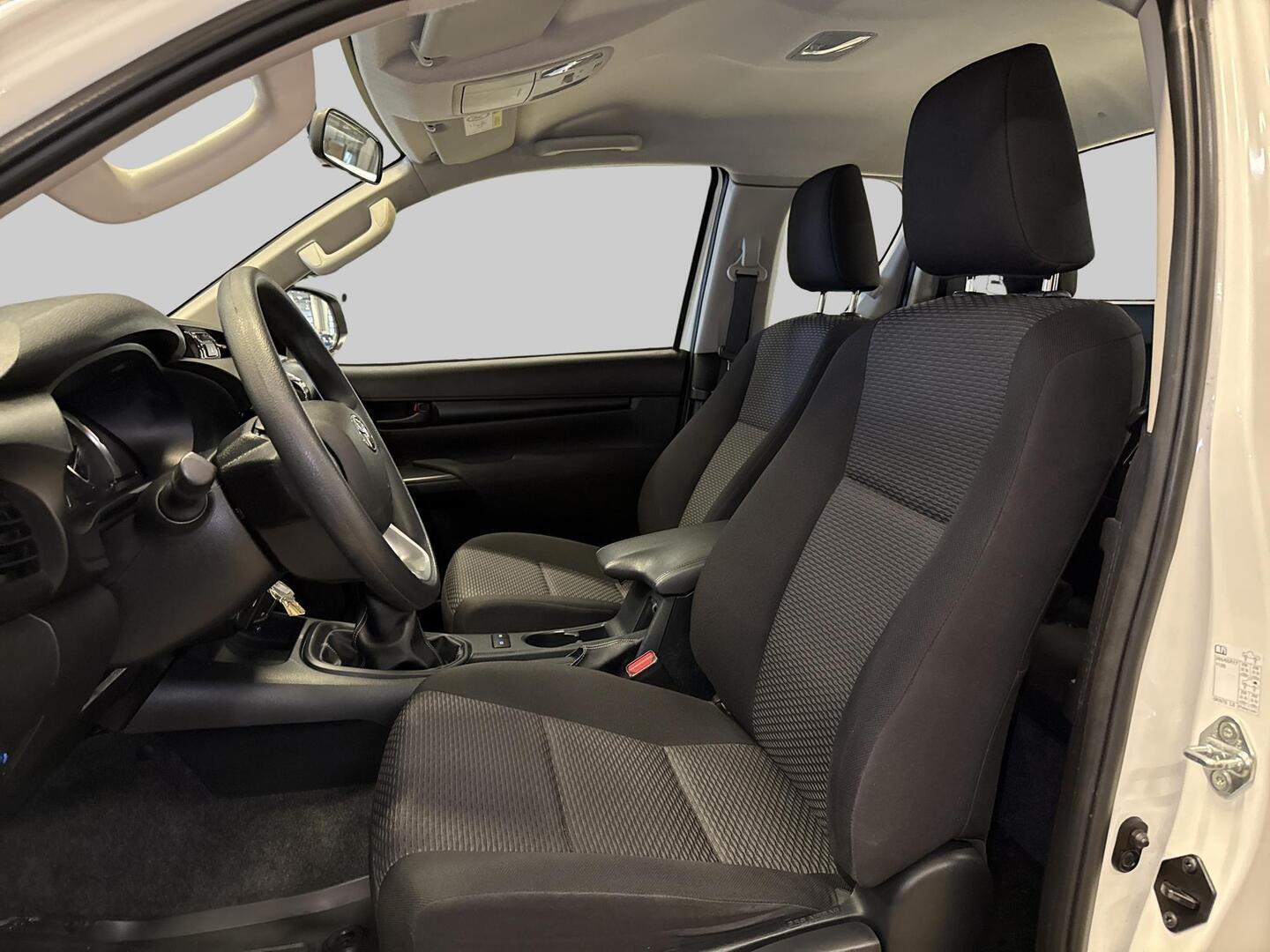 TOYOTA HILUX 2023