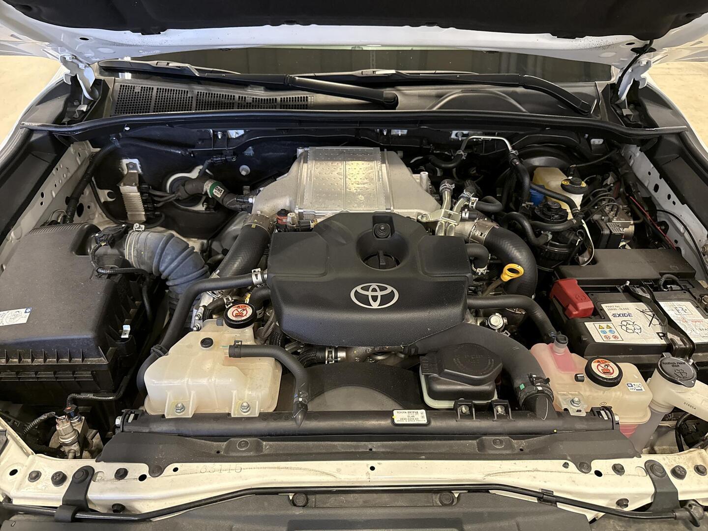 TOYOTA HILUX 2023