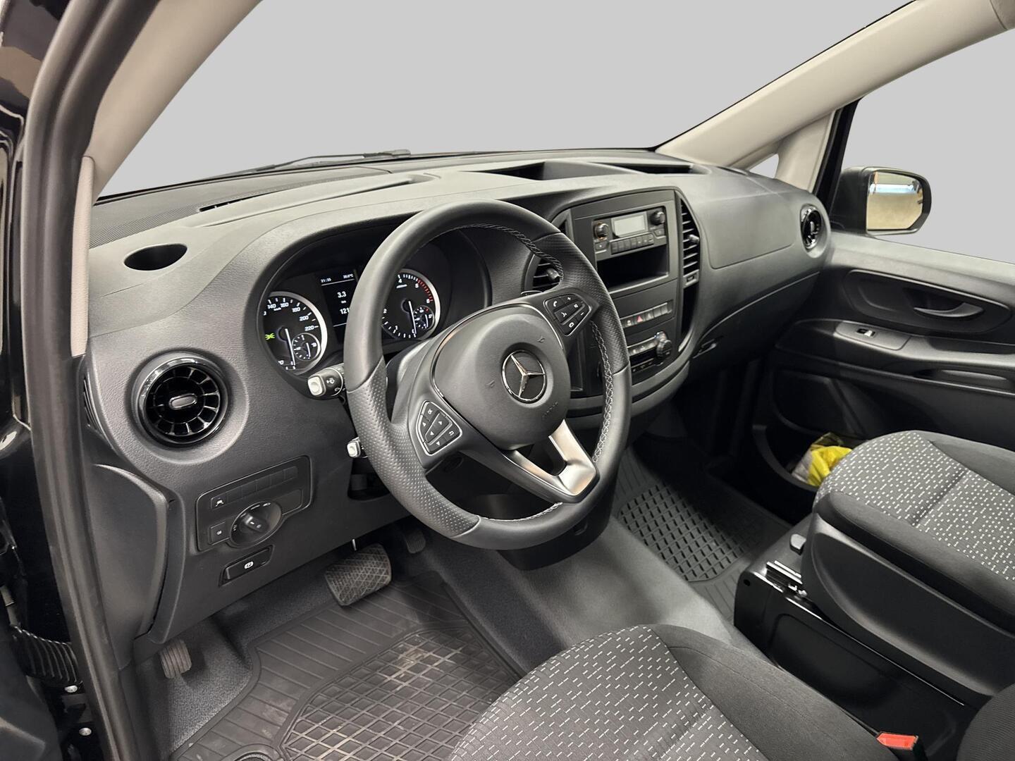 MERCEDES-BENZ VITO 2023