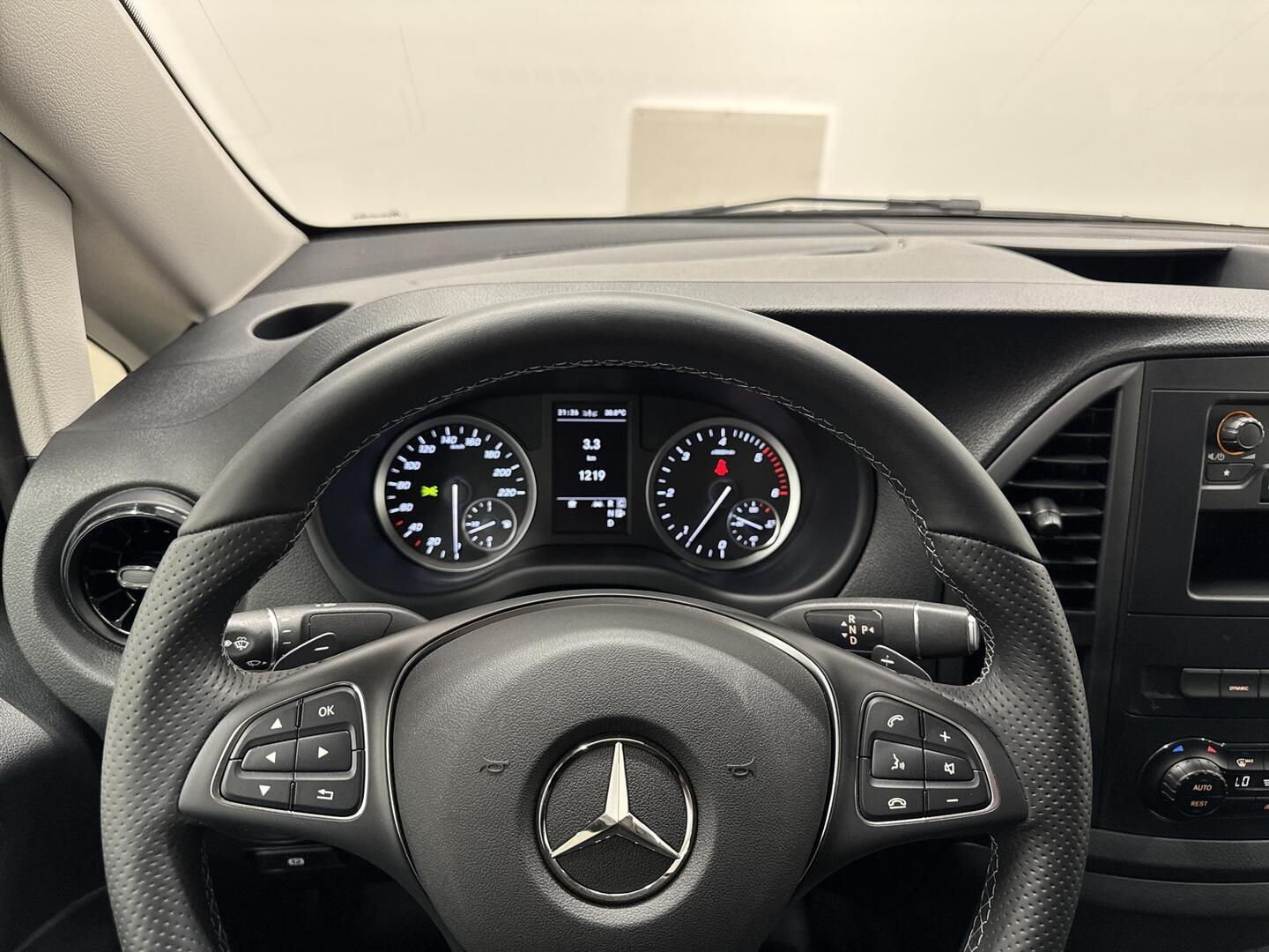 MERCEDES-BENZ VITO 2023