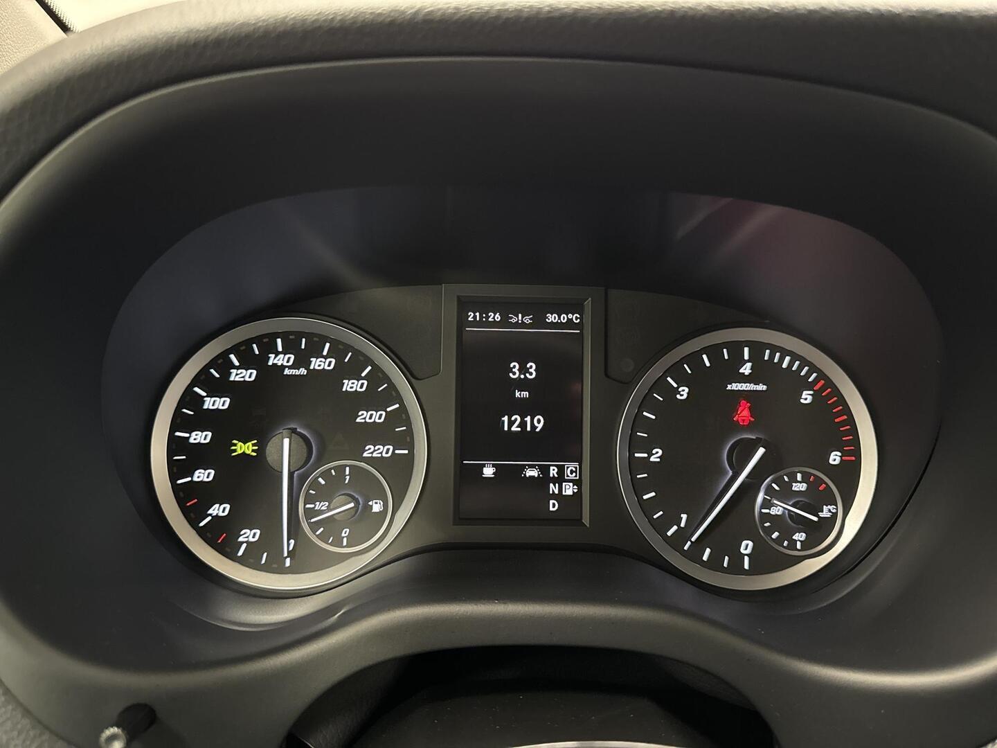 MERCEDES-BENZ VITO 2023