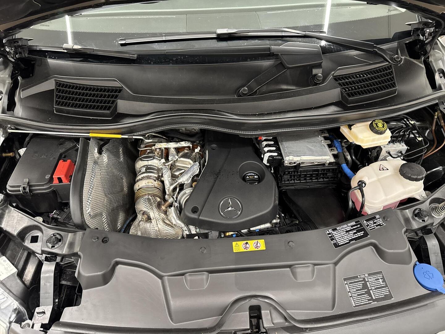 MERCEDES-BENZ VITO 2023