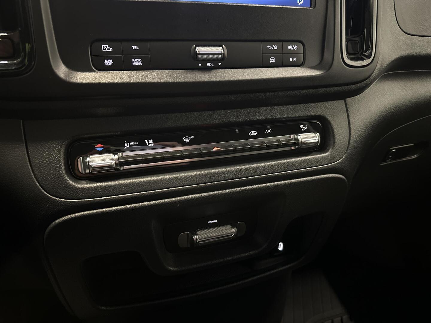 MERCEDES-BENZ VITO 2025