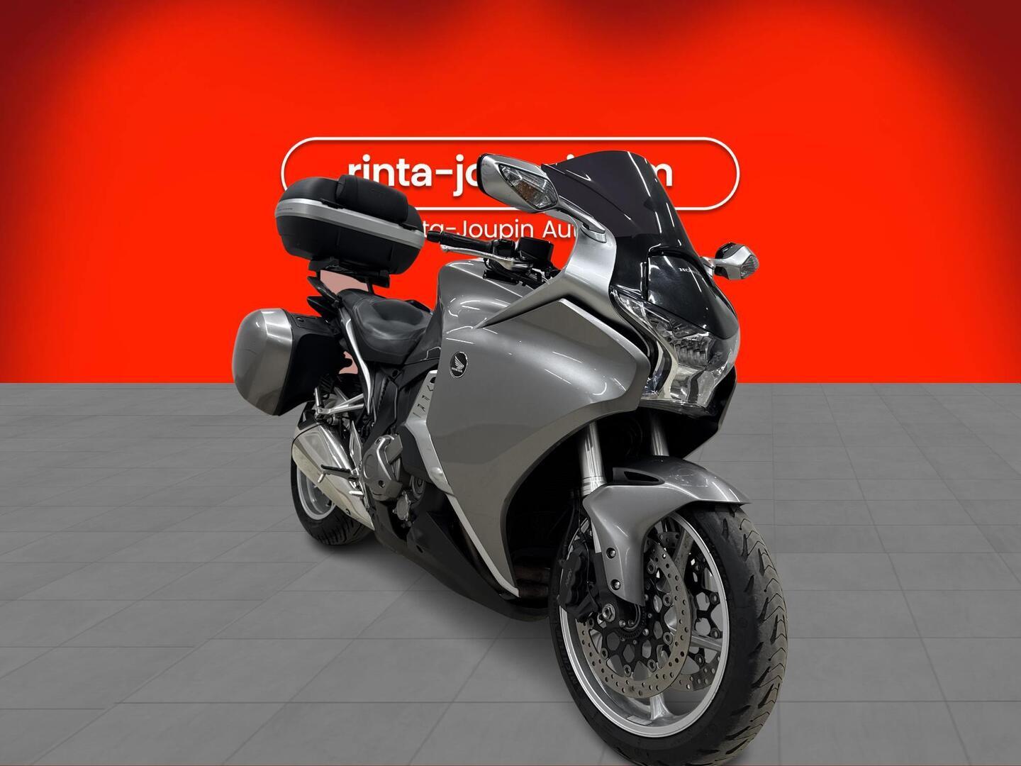 HONDA VFR 2011