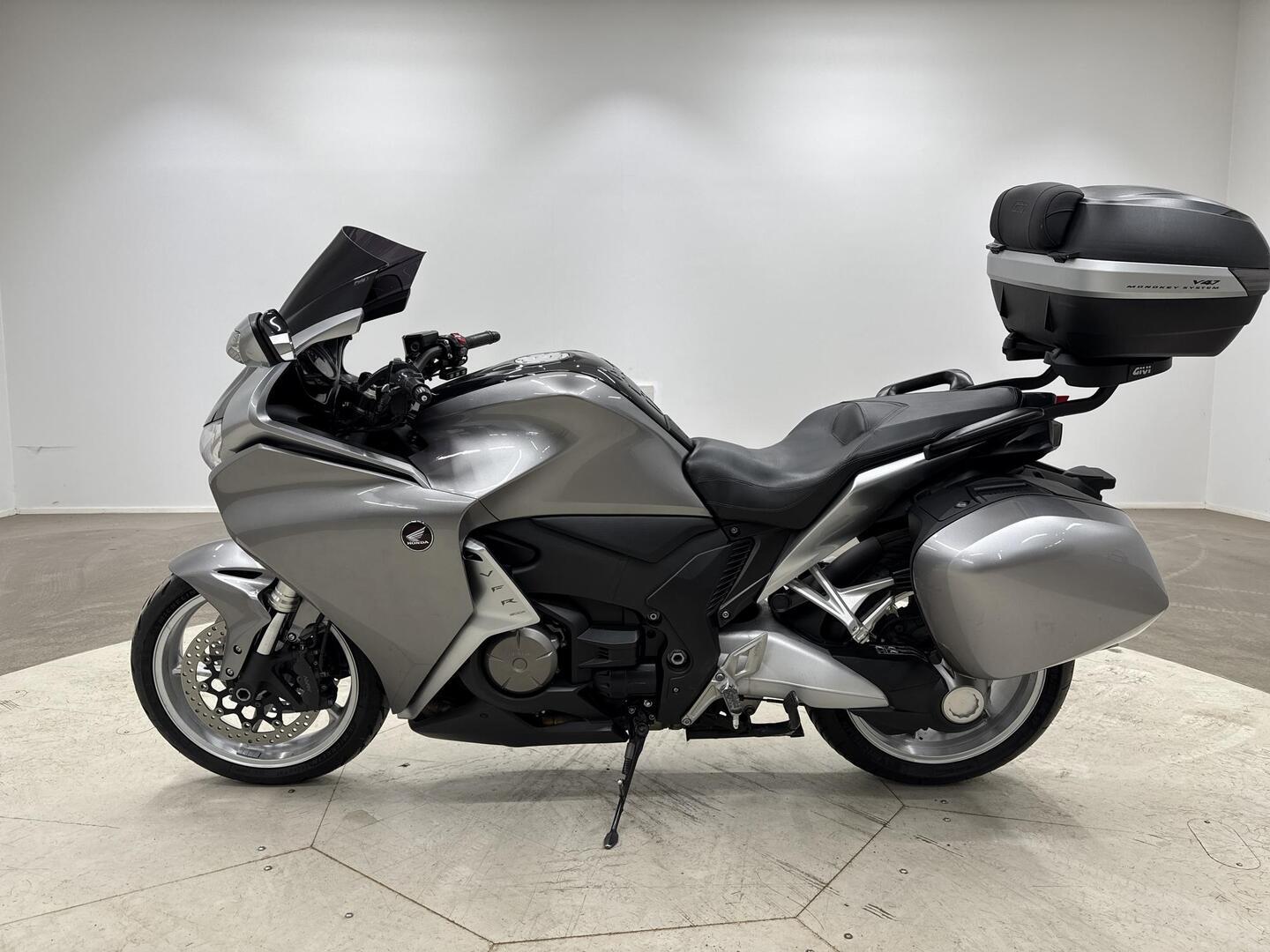 HONDA VFR 2011