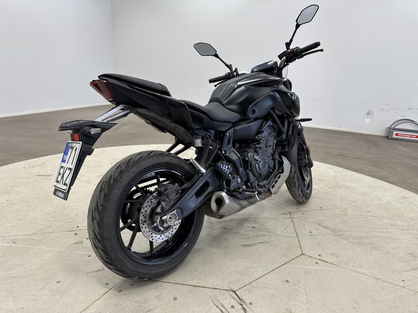 YAMAHA MT-07 2021