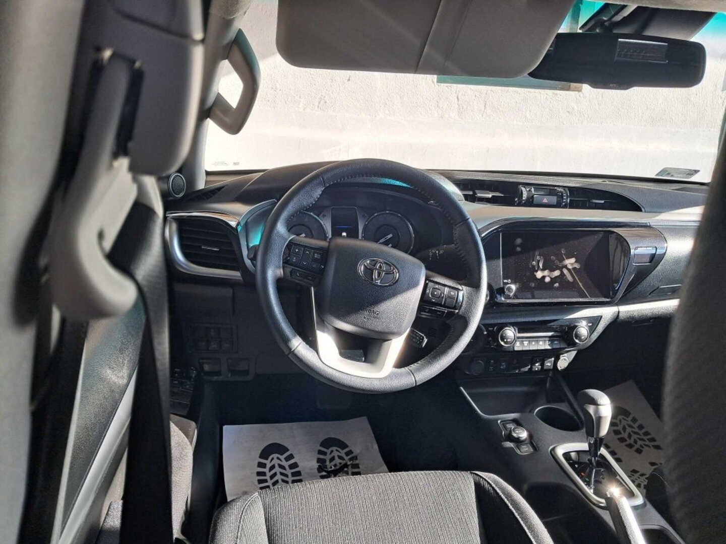 TOYOTA HILUX 2025