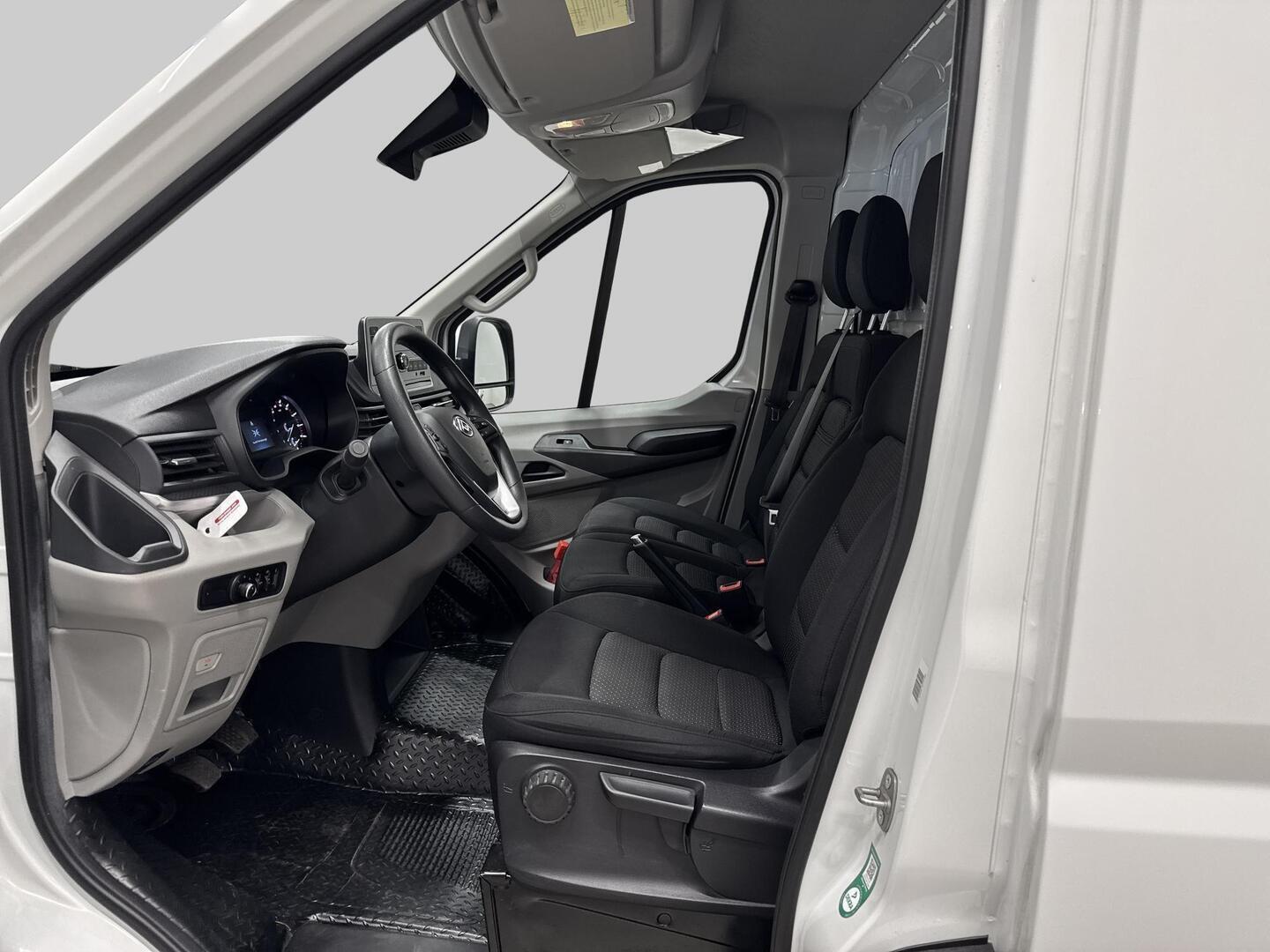 MAXUS DELIVER 9 2022