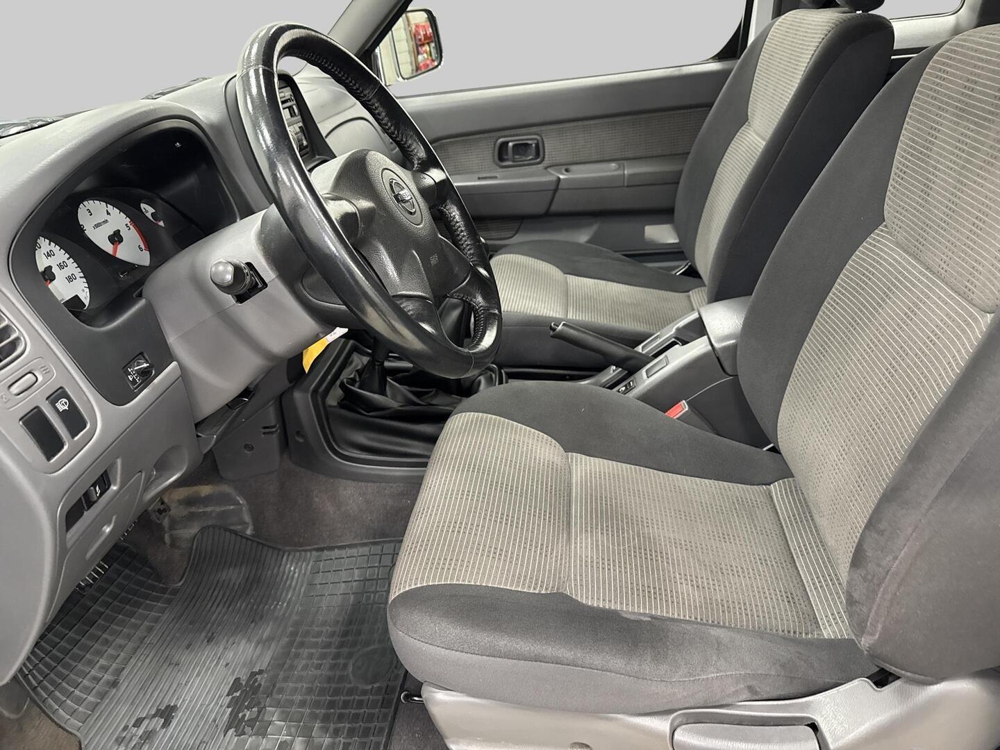 NISSAN NP300 2008