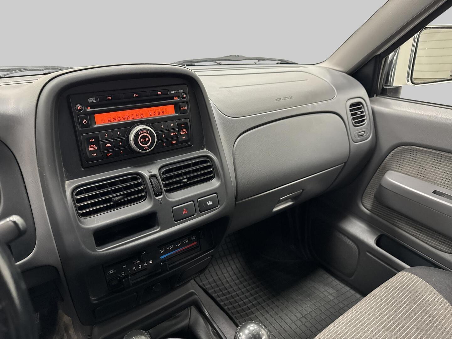 NISSAN NP300 2008