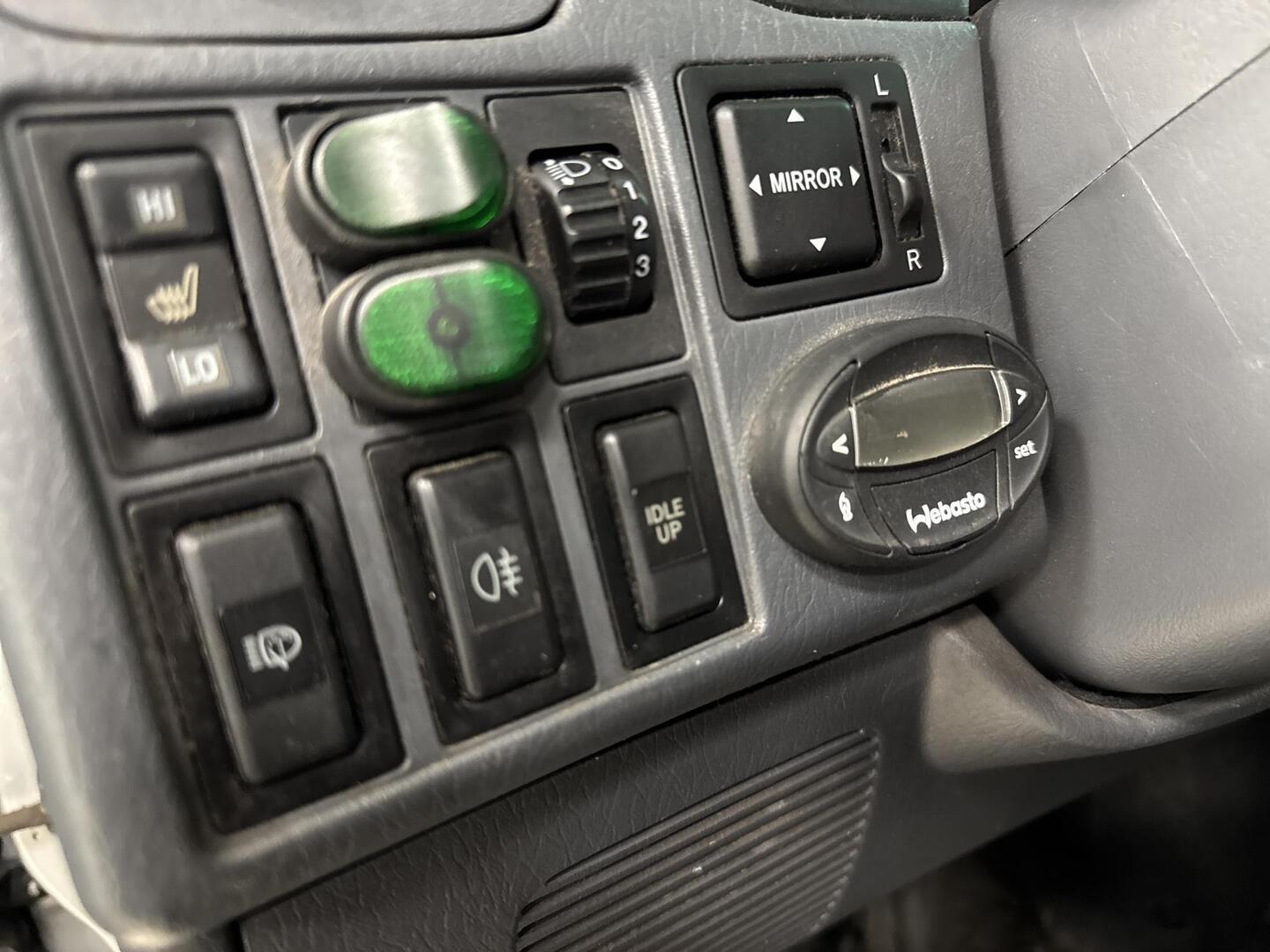 TOYOTA Hiace 2005