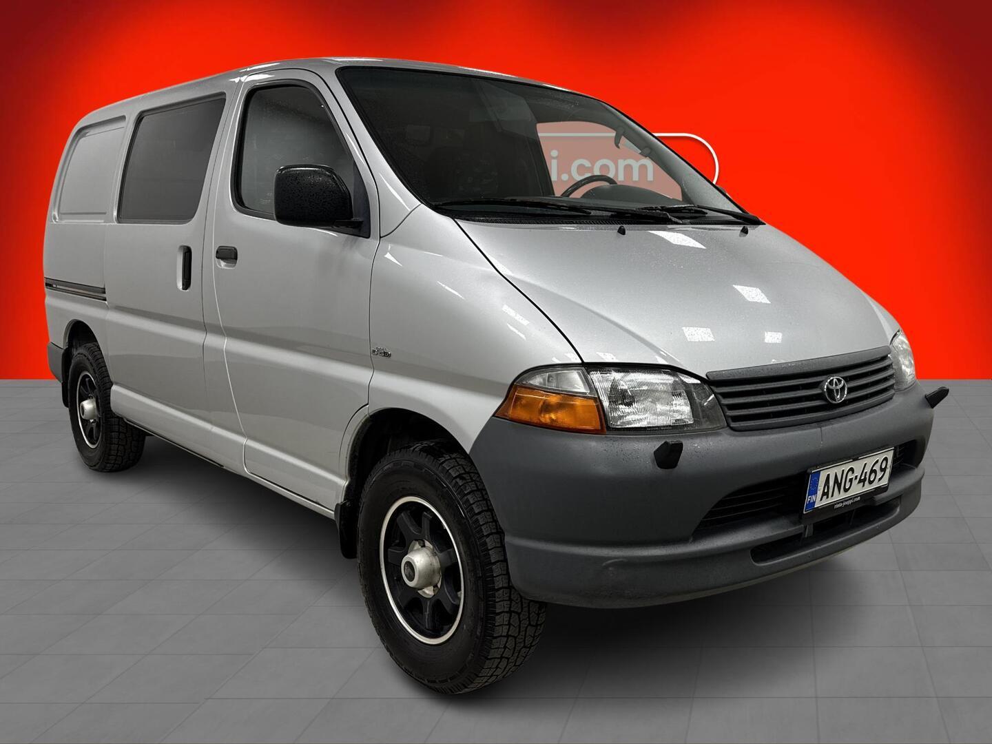 TOYOTA Hiace 2005