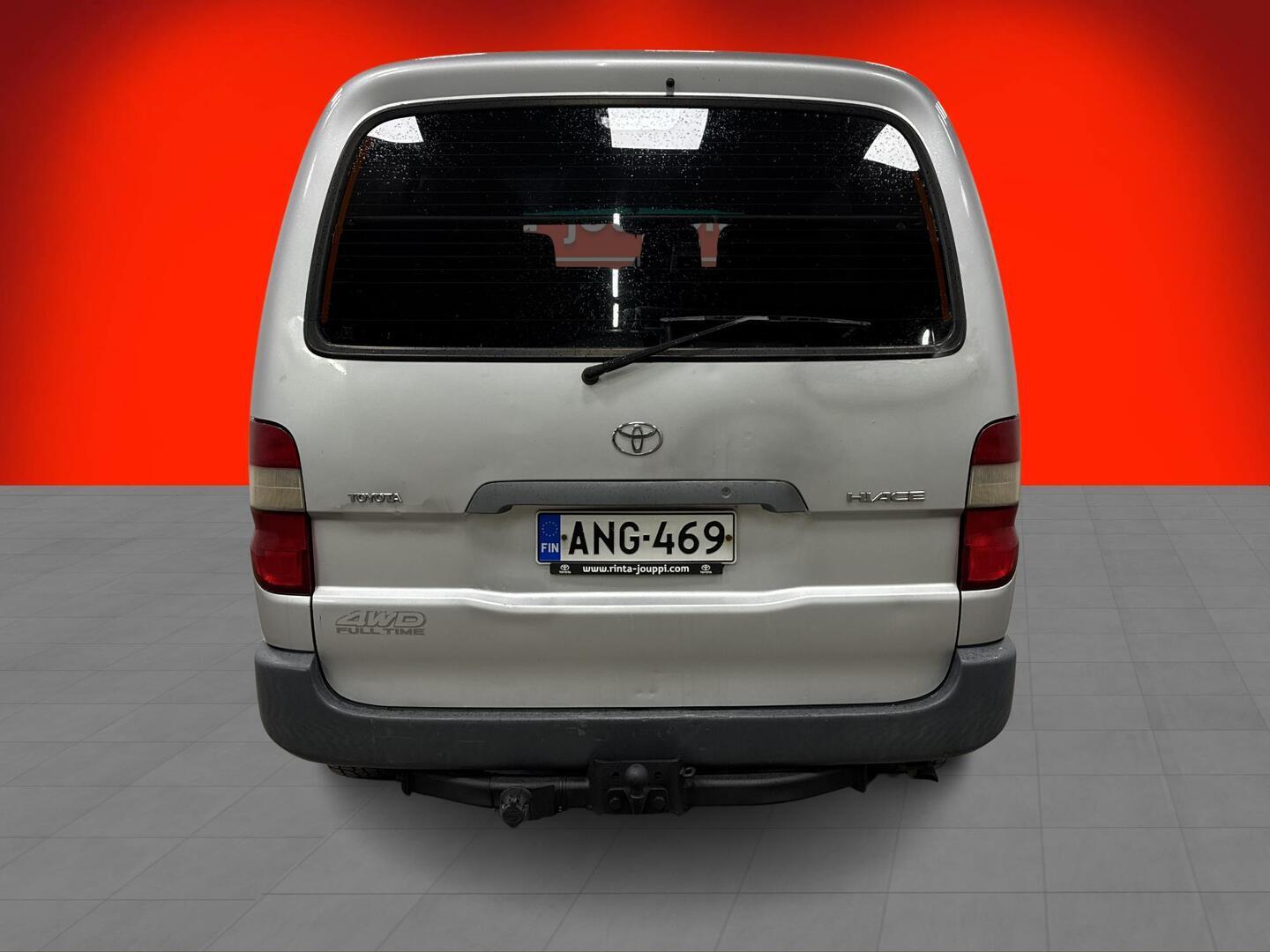 TOYOTA Hiace 2005