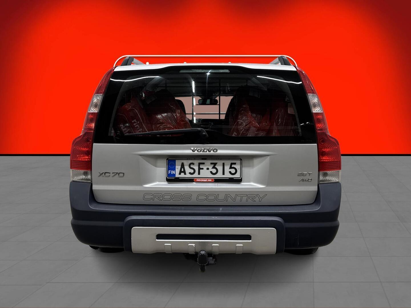 VOLVO XC70 2004