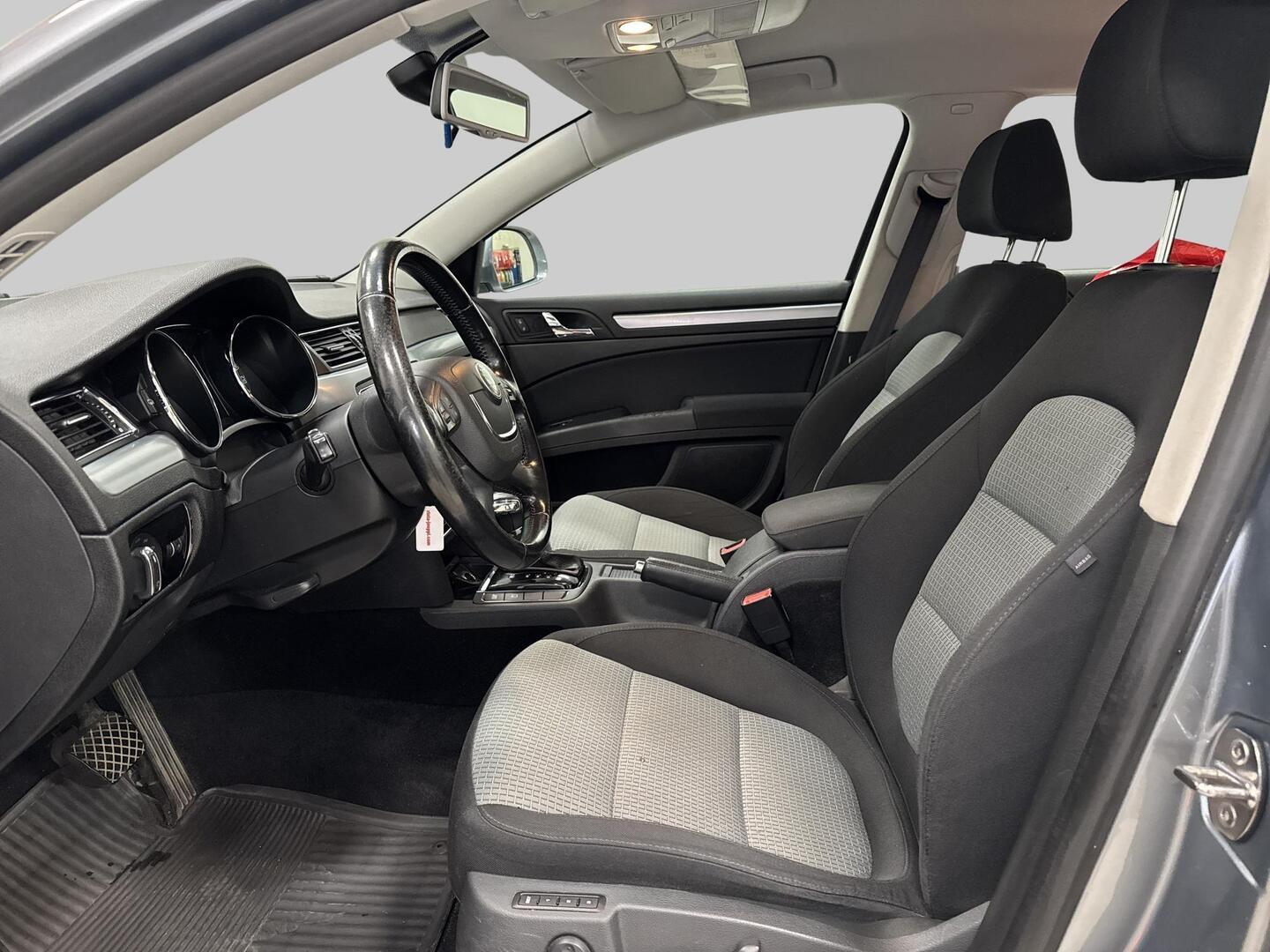 SKODA Superb 2009