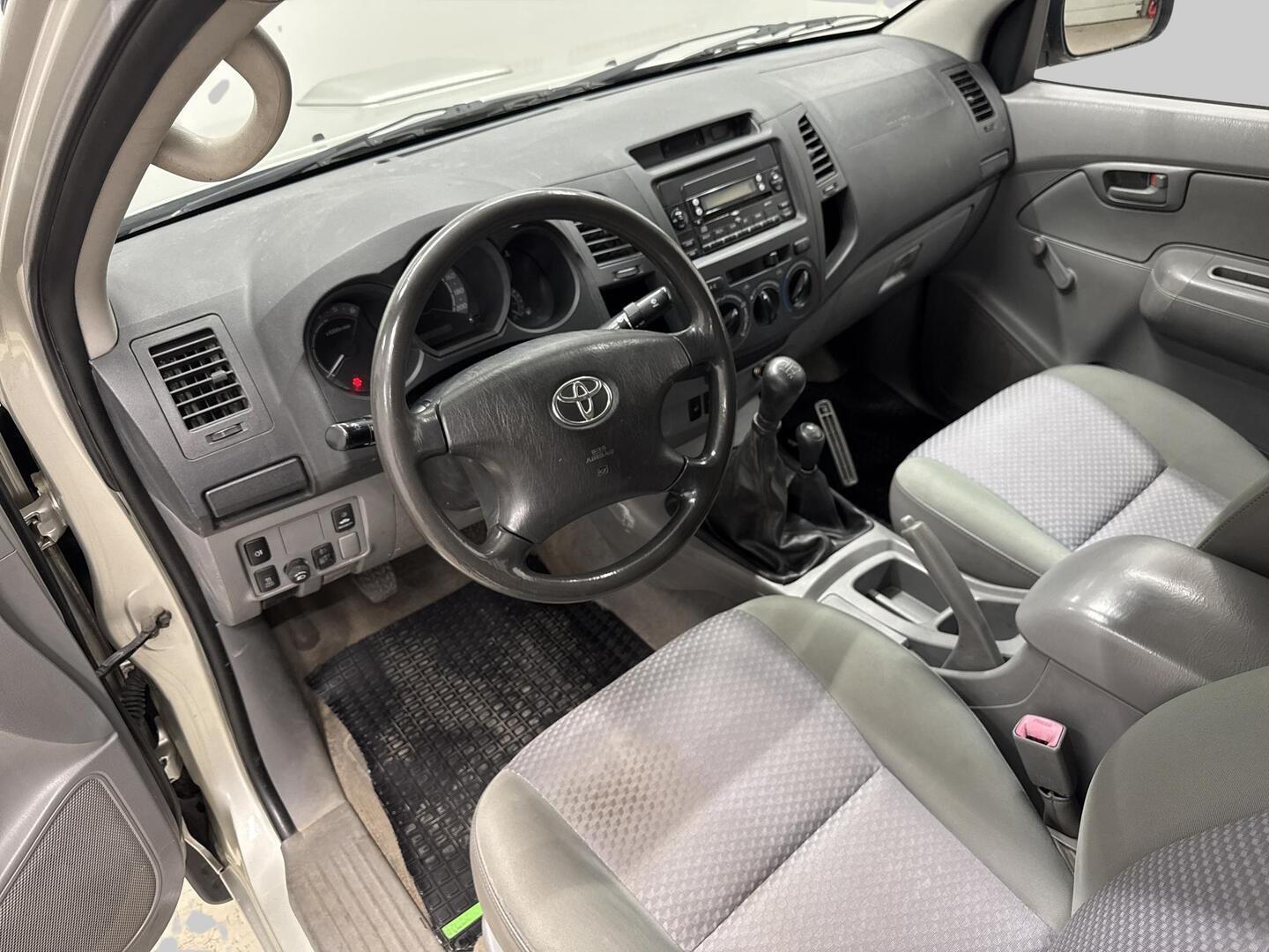 TOYOTA Hilux 2008