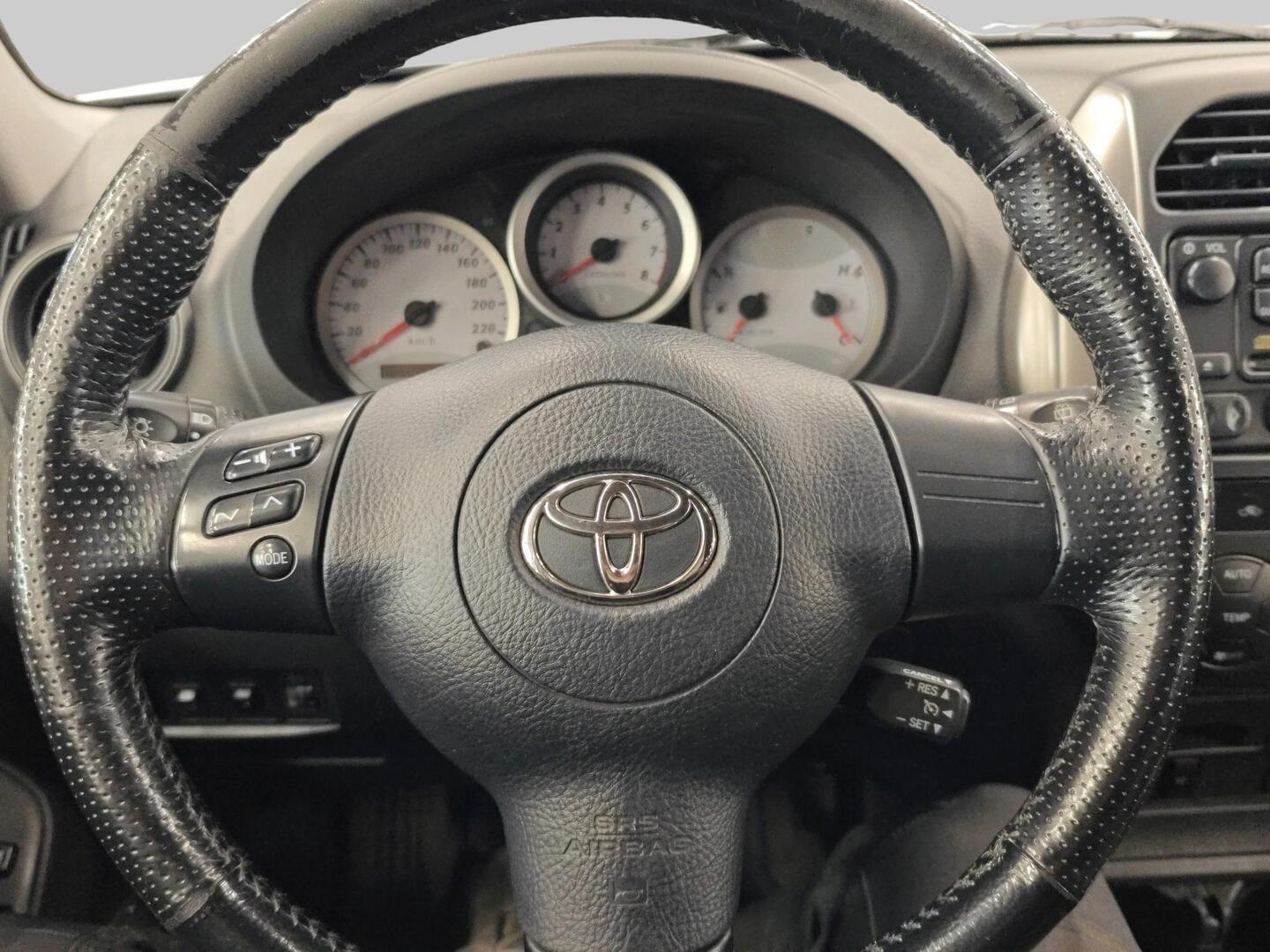TOYOTA RAV4 2005