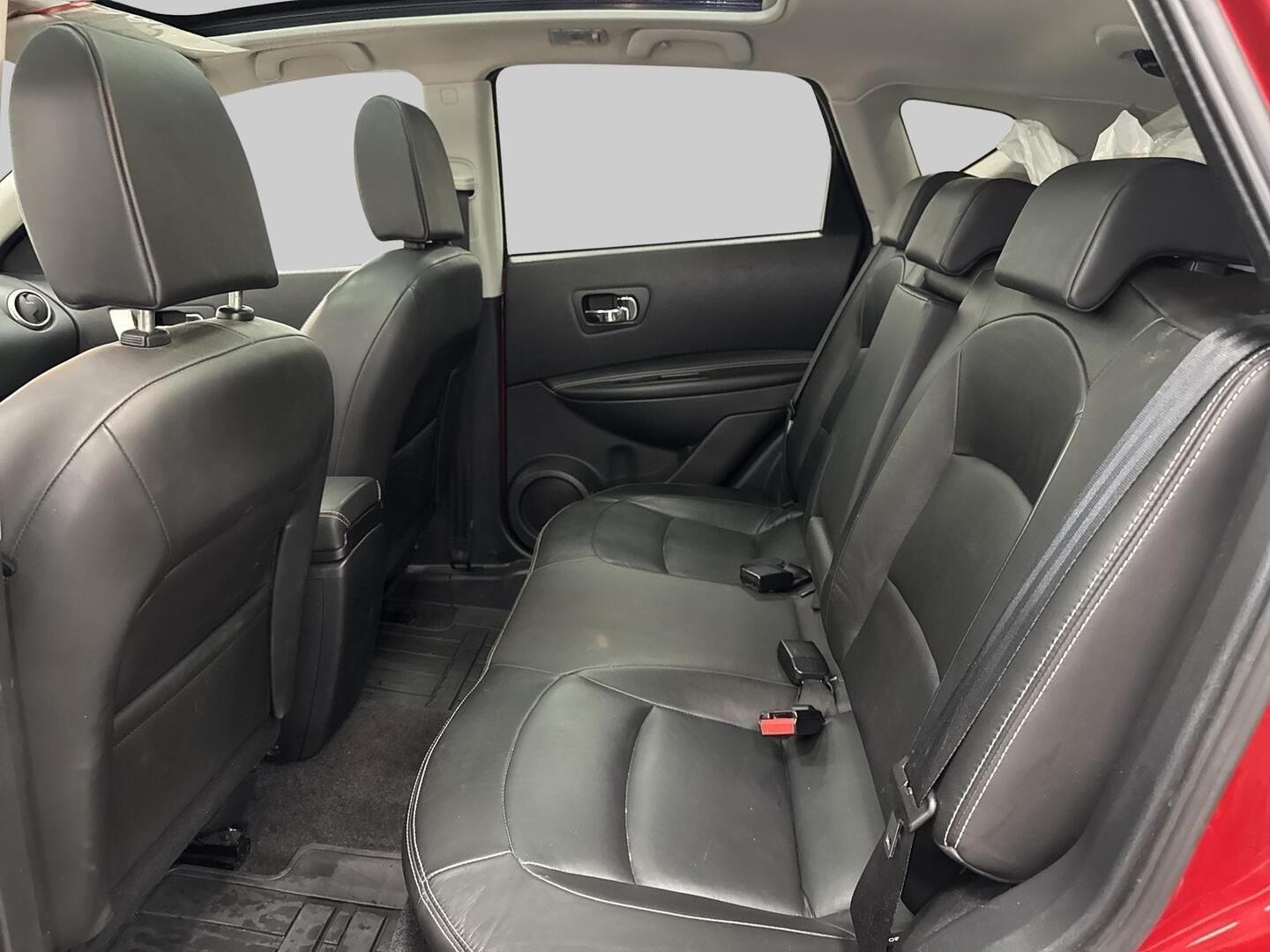 NISSAN Qashqai 2012