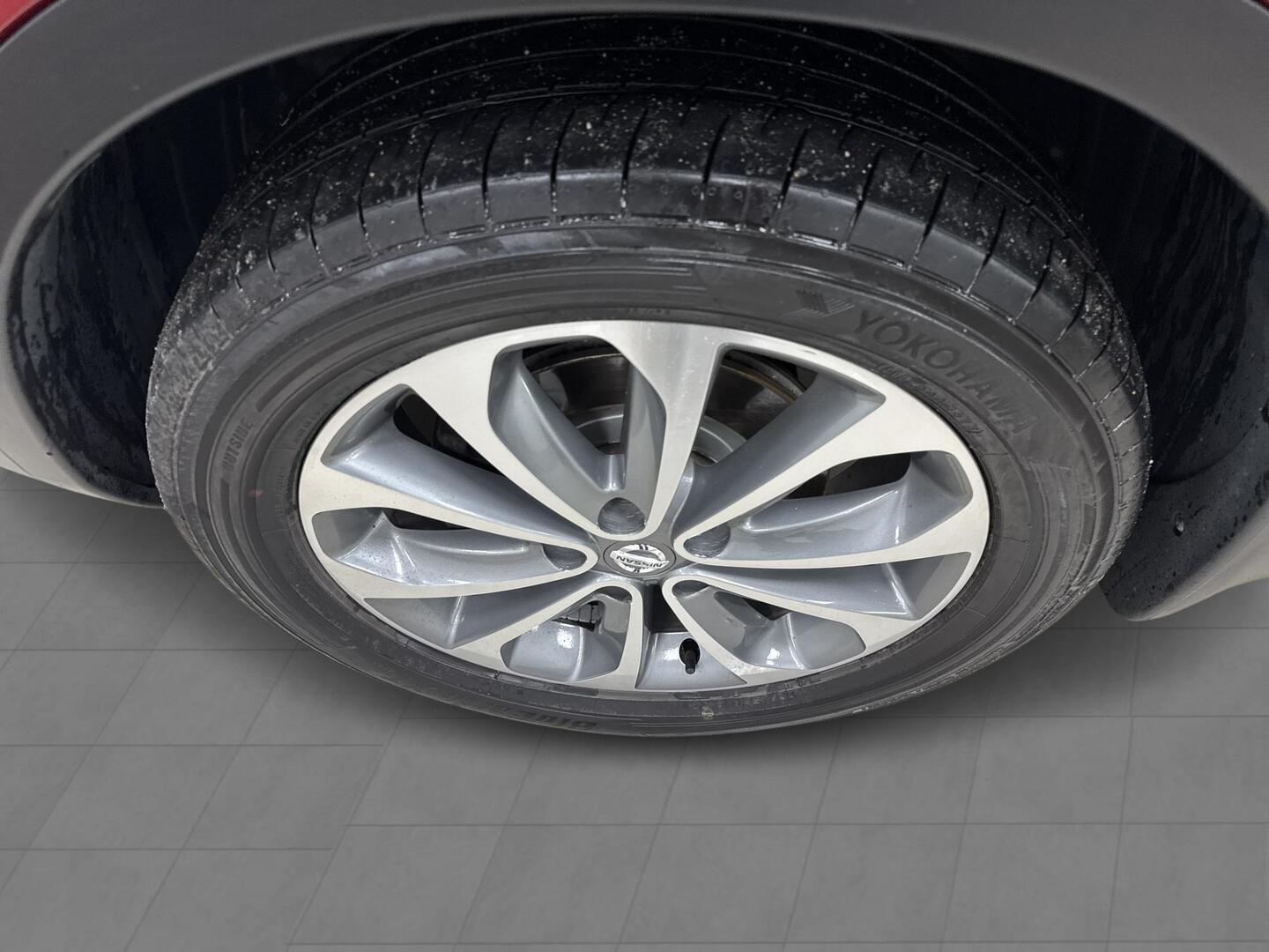 NISSAN Qashqai 2012