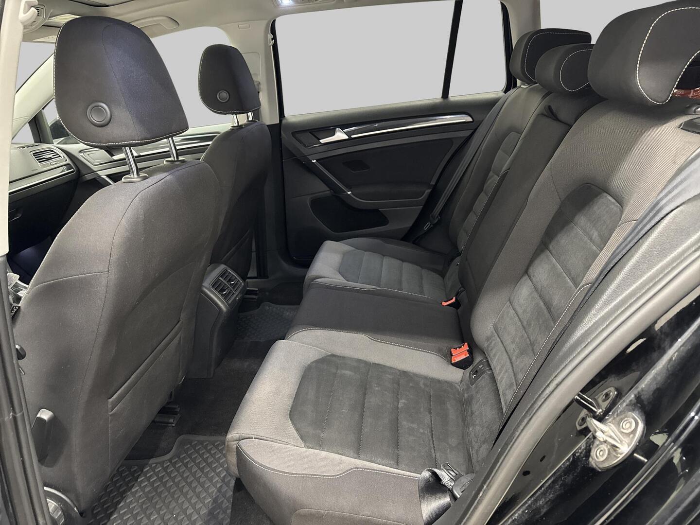 VOLKSWAGEN Golf 2014