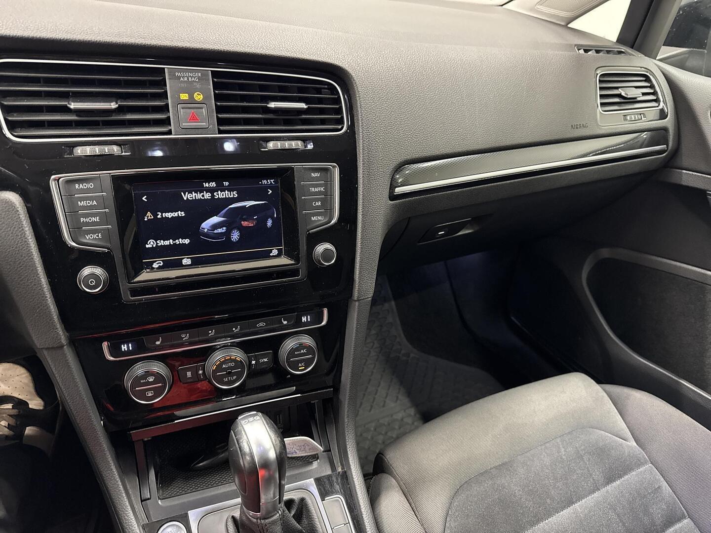 VOLKSWAGEN Golf 2014