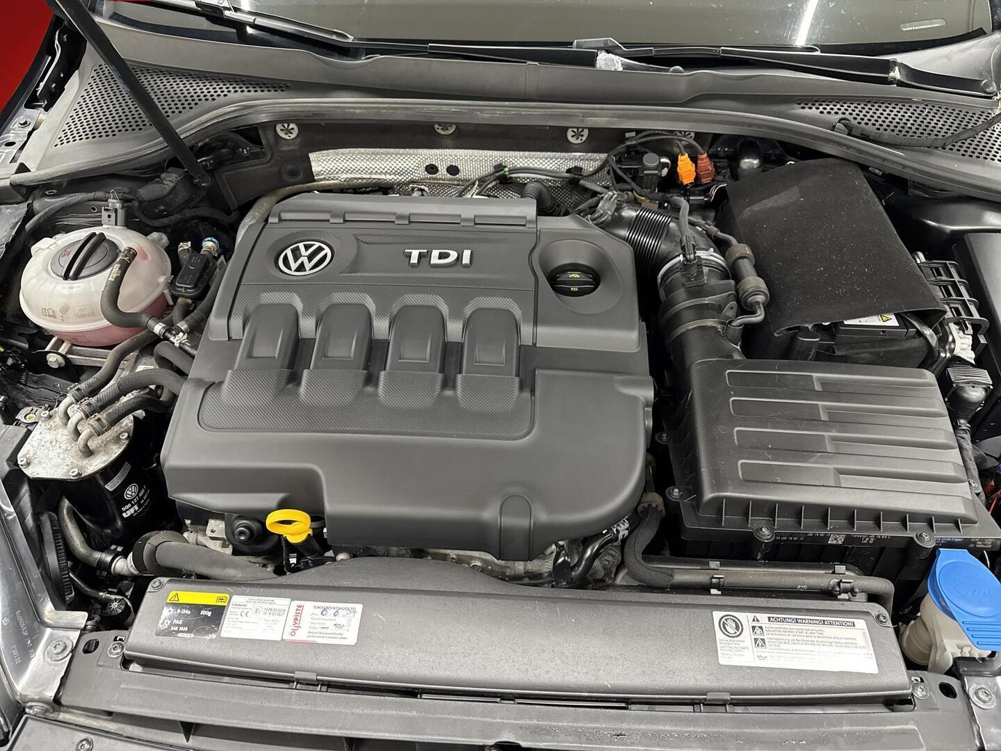 VOLKSWAGEN Golf 2014