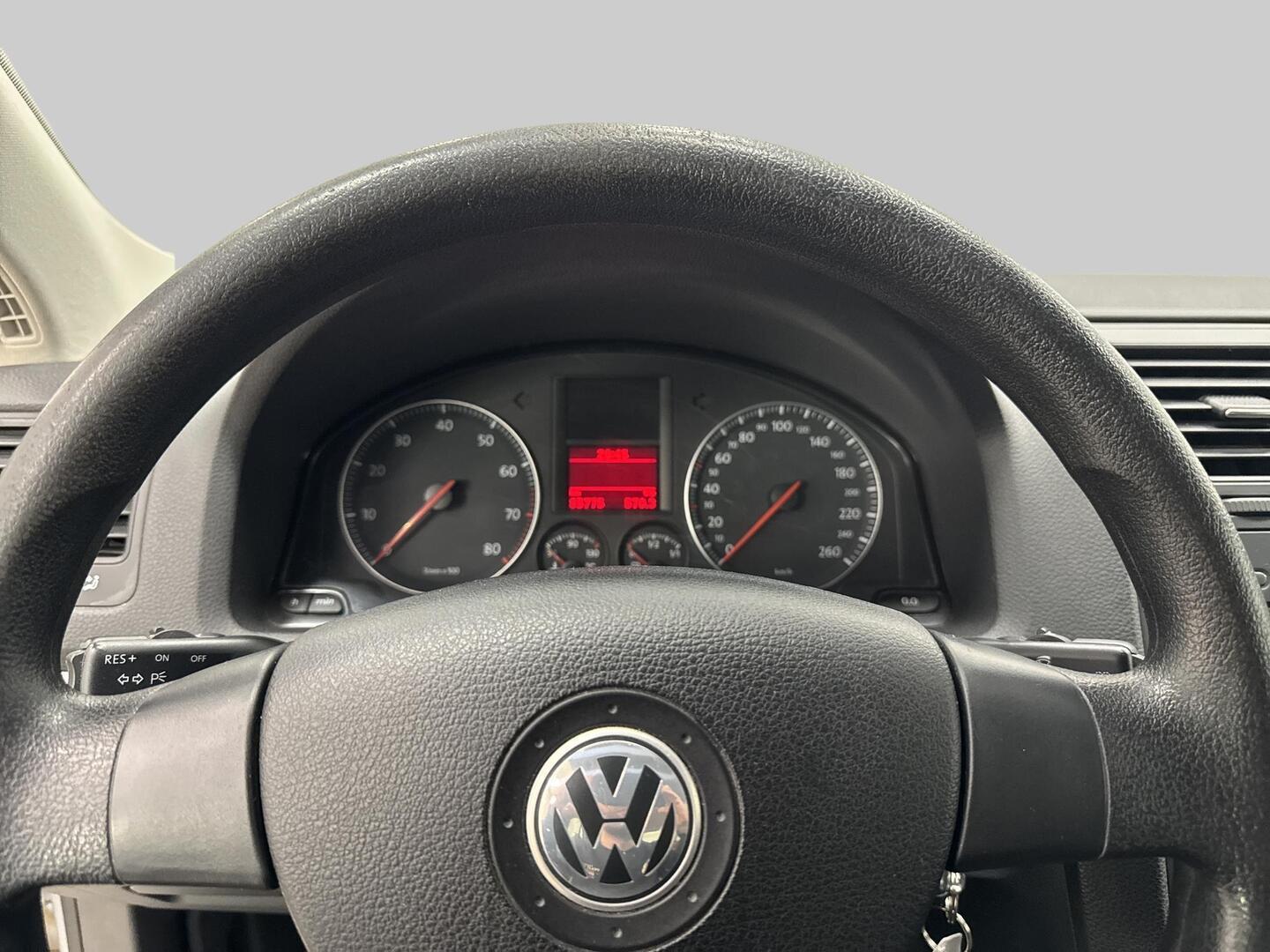 VOLKSWAGEN Jetta 2005
