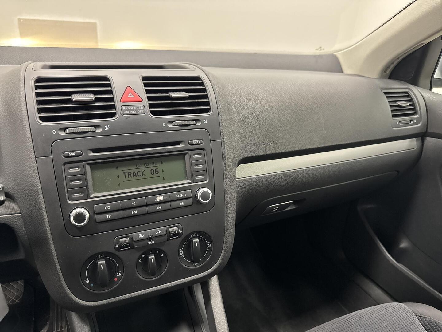 VOLKSWAGEN Jetta 2005