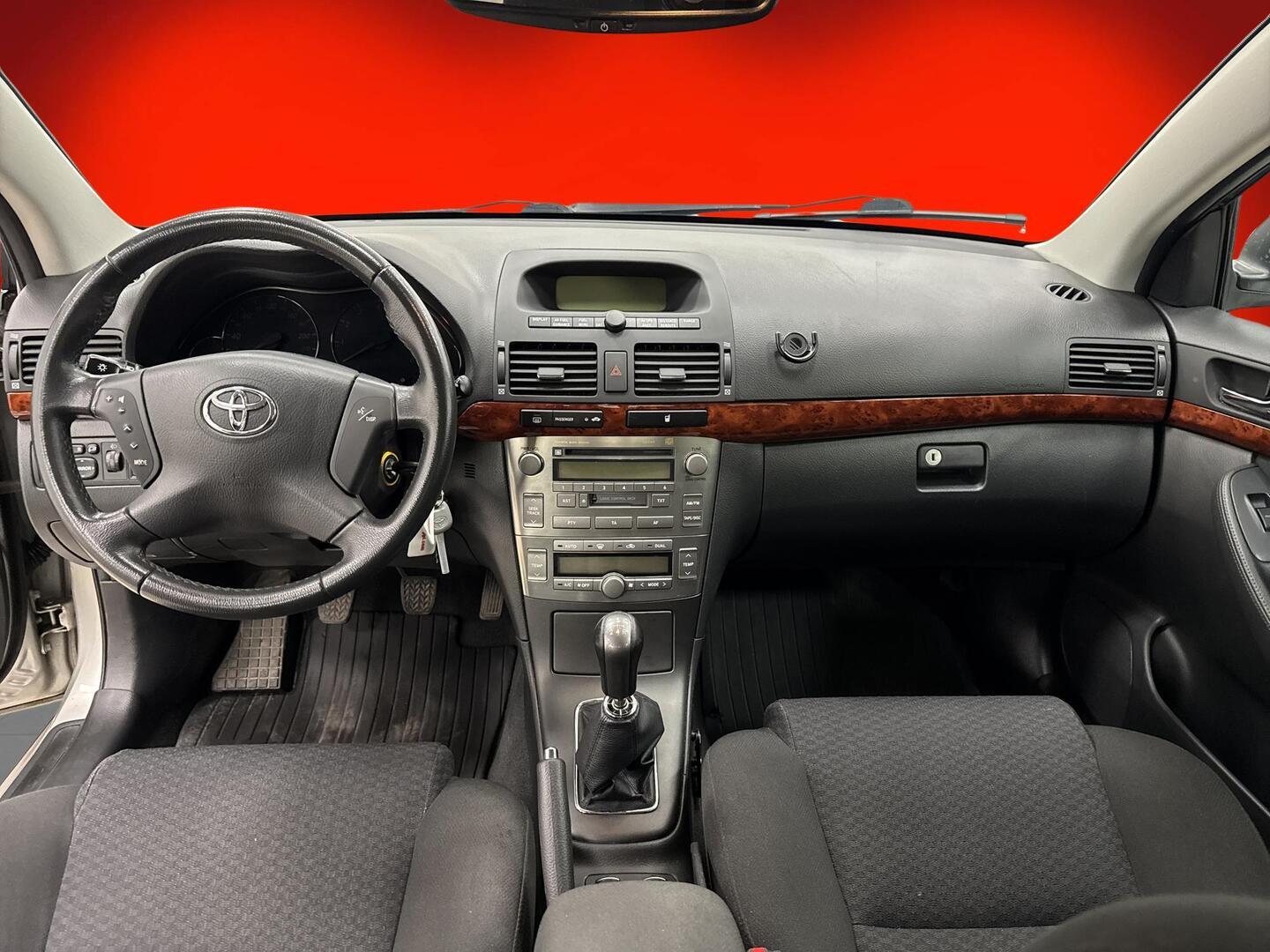 TOYOTA Avensis 2005