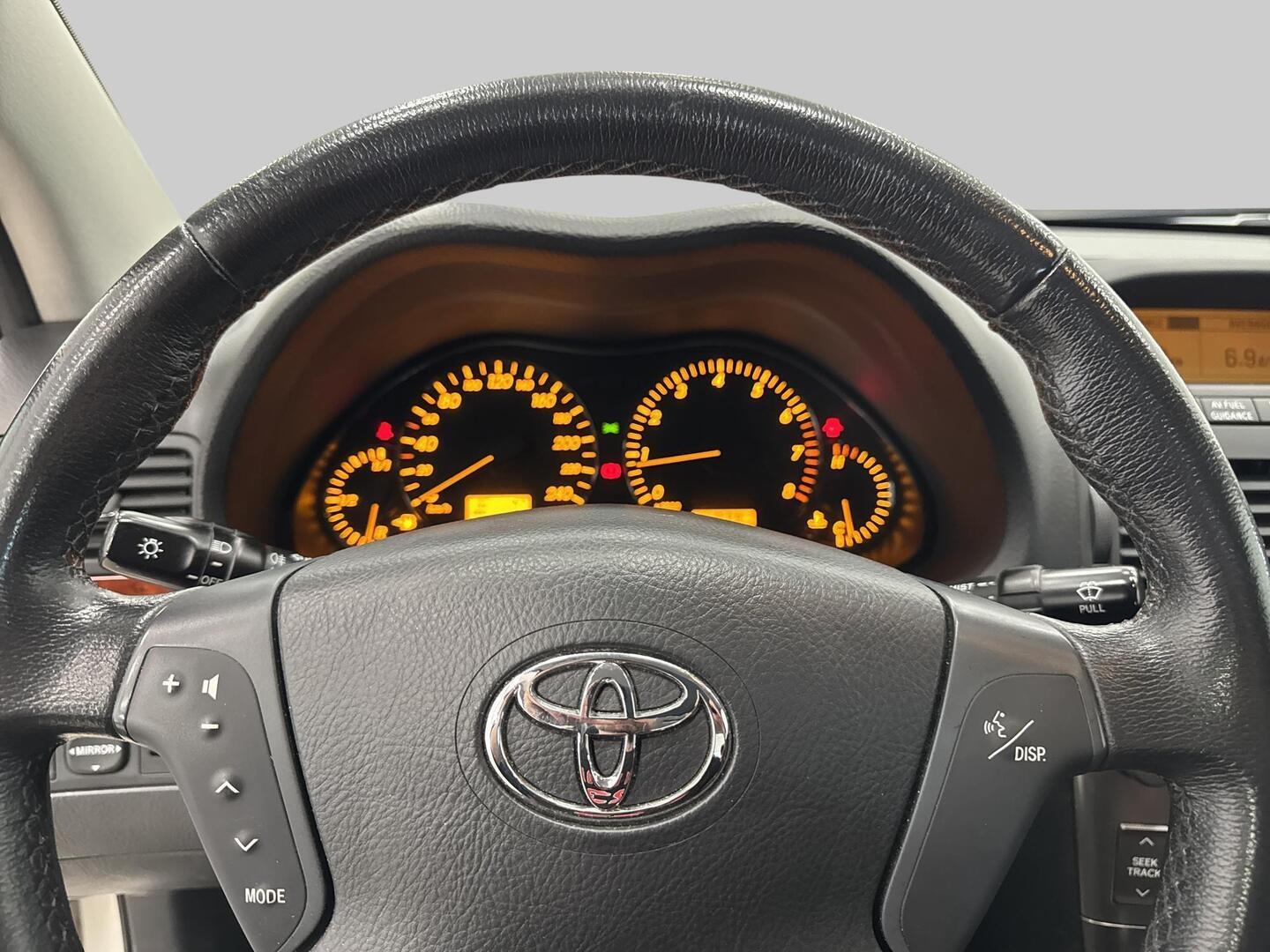 TOYOTA Avensis 2005