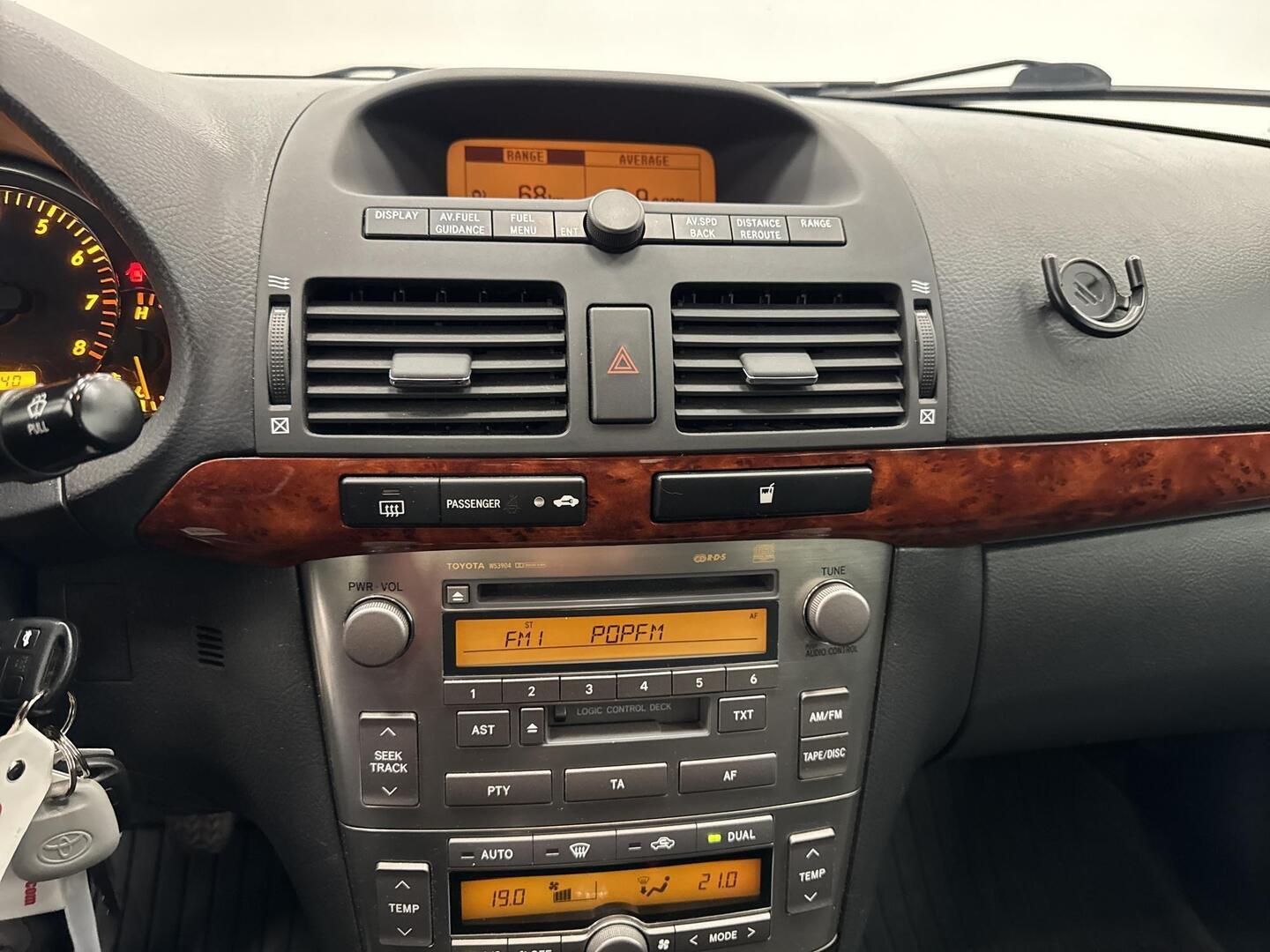 TOYOTA Avensis 2005
