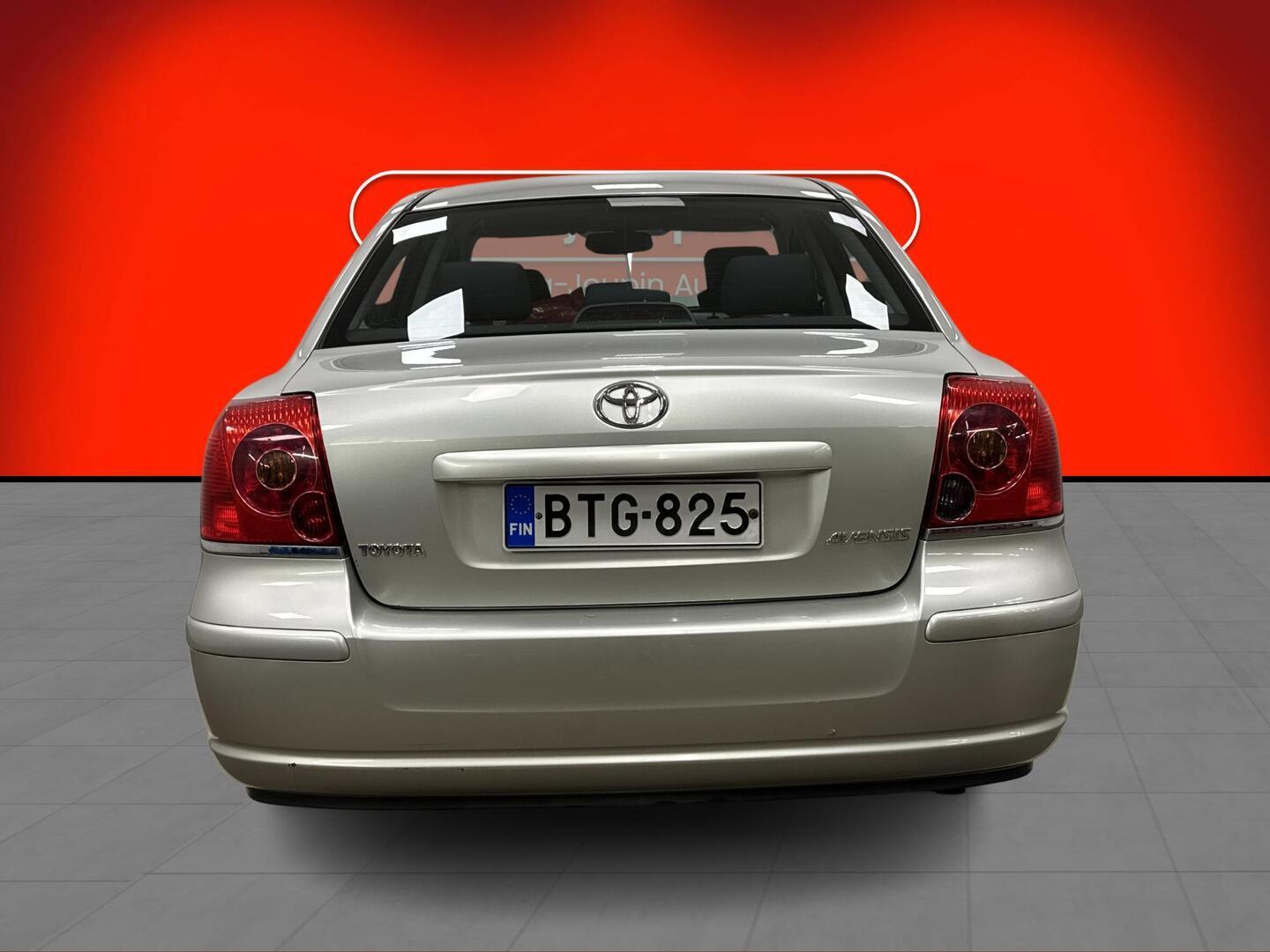 TOYOTA Avensis 2005