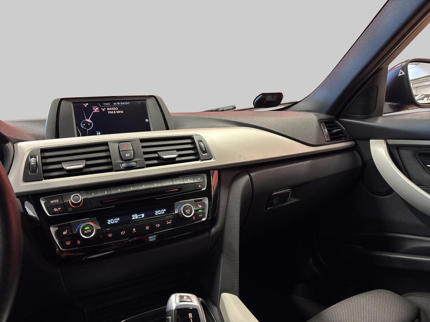 BMW 330 2017