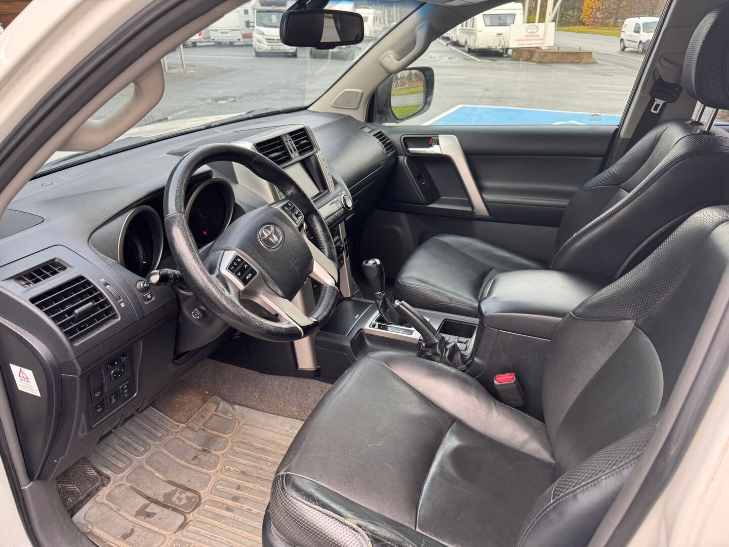 TOYOTA LAND CRUISER 2012