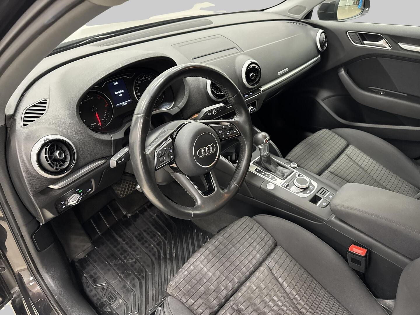 AUDI A3 2017
