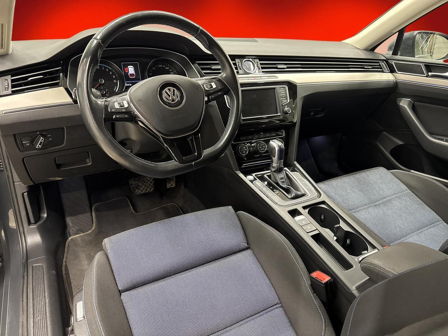 VOLKSWAGEN Passat 2017