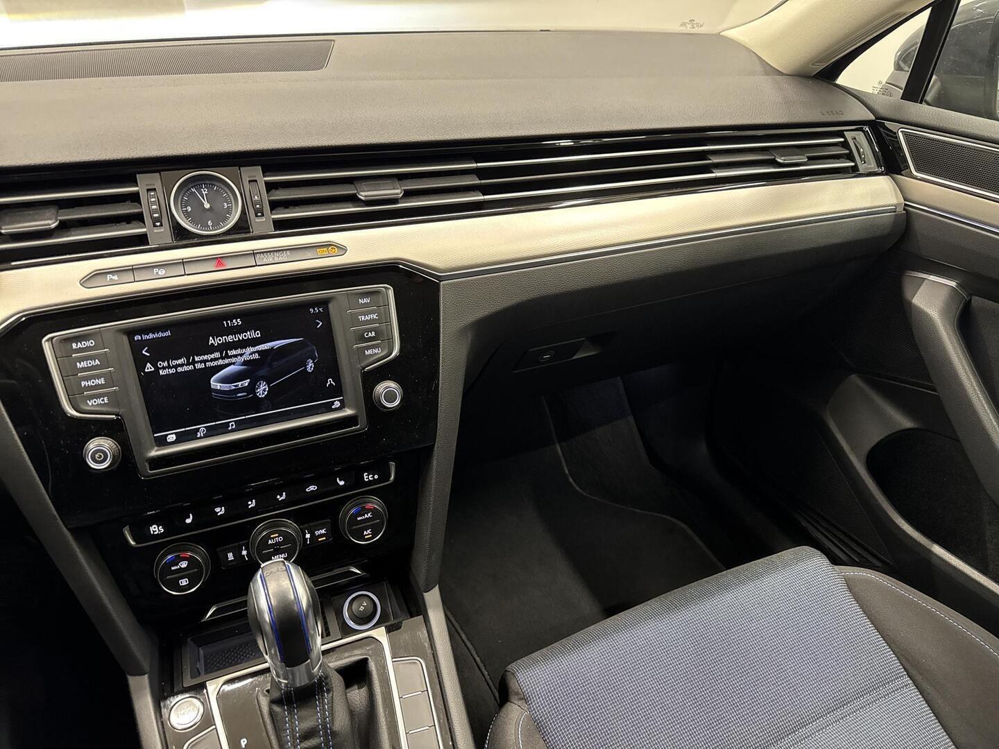 VOLKSWAGEN Passat 2017