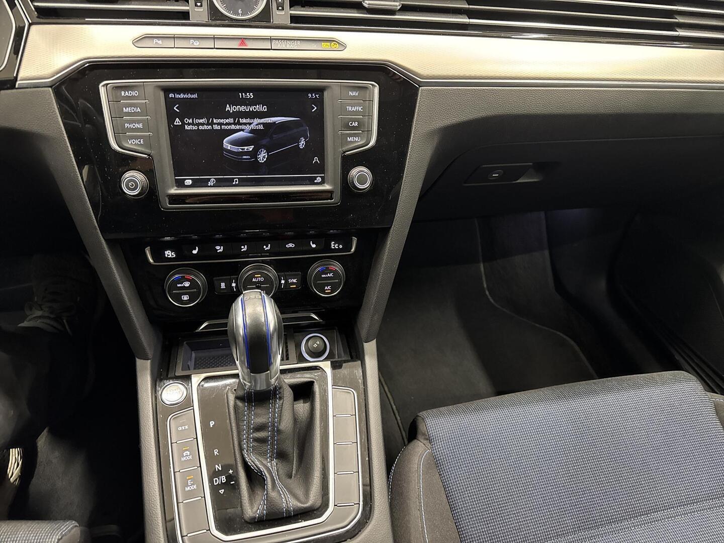 VOLKSWAGEN Passat 2017
